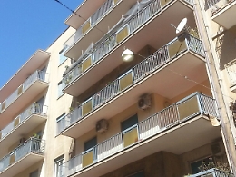 Catania, luce accesa anche di giorno in via Mascagni: e chi paga?