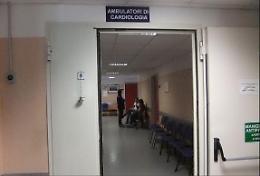 Infezione all'occhio dopo l'intervento alla cataratta, quattro pazienti stanno meglio. La clinica privata: «Avviata un'indagine interna»