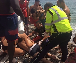 Mascali, si sente male mentre fa il bagno, 46enne in gravi condizioni