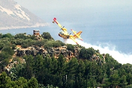 Con tre Canadair domato dopo 30 ore rogo nella riserva dello Zingaro