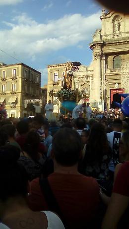 Emozione e preghiera a San Giovanni Galermo per la Madonna del Carmine