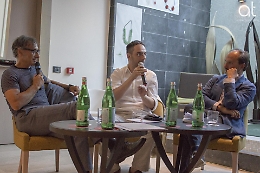 Carlo che profuma di legno