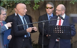 Migranti, il ministro Minniti: «Grazie a Catania e alla Sicilia per quanto fatto»