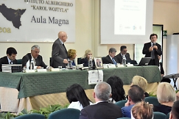 La lezione all'Alberghiero Wojtyla per dire no al racket e all'usura: «Parola d'ordine denunciare»