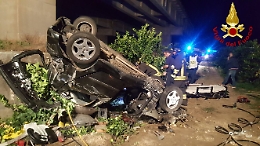 Paternò, auto giù dal viadotto Simeto sulla A19, due feriti