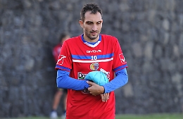 Calcio, Lodi operato al polso ma già in allenamento