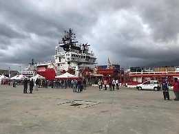 Migranti, la Ocean Viking a Messina in attesa delle operazioni di sbarco