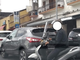 Catania: caos ad Ognina alimentato dalle auto in "tripla" fila