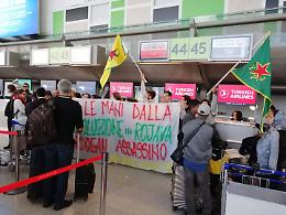 Catania, manifestazione pro curdi in aeroporto: 23 indagati dalla Digos