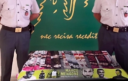 Catania, la Finanza sequestra gadget falsi ai concerti di Mengoni ed Elisa