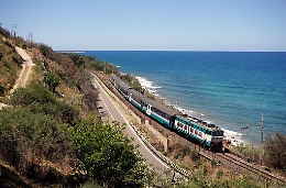 Stangata in Sicilia sui “forzati” dei treni 
regionali: da gennaio biglietti più cari del 10%