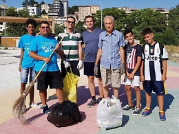 Caltanissetta, il giardino della legalità ripulito da volontari