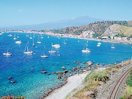 Taormina, il turismo resta ancora senza... approdo