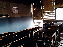 Canicatt&igrave;, teppisti appiccano il fuoco allo Scientifico, niente lezione per 280 ragazzi