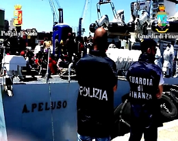 Catania, Polizia ferma un presunto scafista