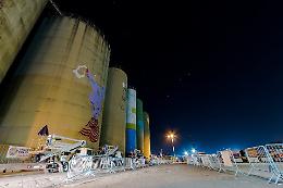 Catania, la street art sui silos del porto