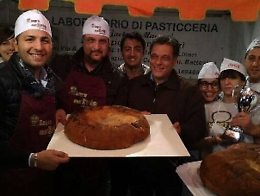 A Pedara preparato un “iris” da Guinnes: una versione da 10 kg del tipico dolce etneo