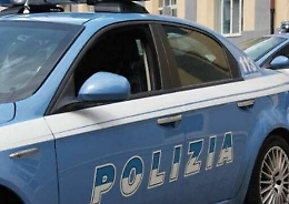 Acireale, spacciava dai domiciliari e il figlio di 12 anni era il tramite