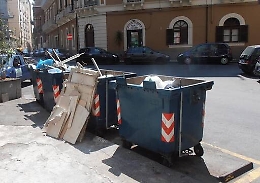 Addio a 700 cassonetti: &egrave; la svolta del porta a porta per 45 mila catanesi