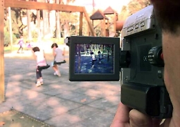 Caltagirone, arrestato cinquantenne che filmava bambine di nascosto