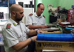 Catania, GdF smantella centrale  clandestina di masterizzazione