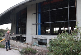 Catania, il Palanesima “rubato” pezzo per pezzo