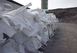 Catania, sacchi nel fondale della Scogliera Il recupero slitta: se ne riparla in autunno