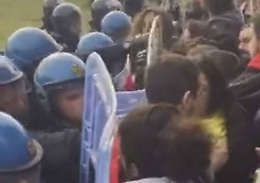 Catania, scontri durante visita del ministro Giannini: 6 denunciati