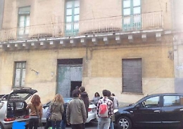 Catania, senza casa occupano uno stabile di via Calatabiano