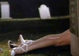 Fa sesso &ldquo;estremo&rdquo; al cimitero denunciata coppia di palermitani