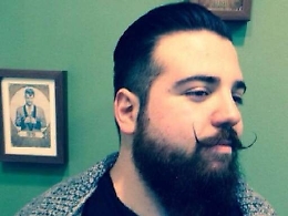 La riscossa degli hipster: se baffi e la barba fanno la differenza