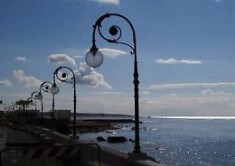 Lampioni spenti a Mazara del Vallo «La Regione non ce li fa riparare»