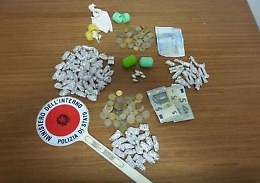 Librino: droga fra i rami dell’albero trovata cocaina hashish e cannabis