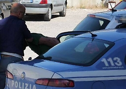 Palermo, ciclista investito da auto inseguita da polizia: è gravissimo