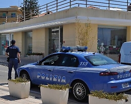 Ragusa, esce per un funerale e le rubano un televisore
