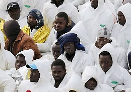 Tutti via dalla Libia, oltre duemila migranti soccorsi in 24 ore nel Canale di Sicilia