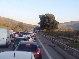 A19 interrotta, lunghe code