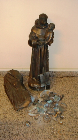 Messina, statue forse rubate da cimiteri, fatte a pezzi per essere rivendute