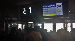 Roma: il volo per Catania ritarda. Passeggeri bloccano altre partenze