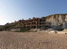 Abusivismo edilizio, la cementificazione delle coste siciliane