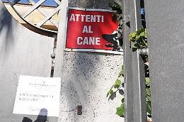 Bimbo sbranato dai cani, la casa della tragedia a Mascalucia