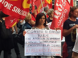 Le foto del corteo "Cacciamo Renzi" in marcia a Catania