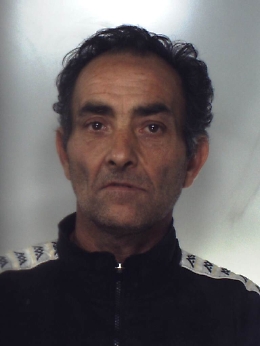 Pedara, deposito di auto rubate in un rudere