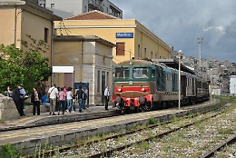 Sul convoglio degli anni Trenta da Caltanissetta a Modica
