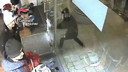 Palermo, presi i ladri delle "spaccate"