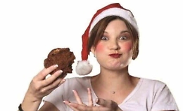 È il momento delle abbuffate: tanti trucchi per mangiare senza mettere chili