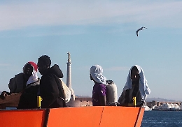 Migranti, fermati tre carcerieri dei campi libici ospiti hotspot di Messina