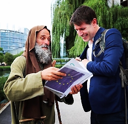 Il missionario Biagio Conte a Strasburgo, Corrao: «È stato illuminante»
