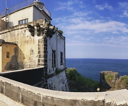 Il Faro di Capo Mulini sarà un hotel di charme, 
nel 2020  la riqualificazione dello storico edificio