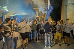 L'abbraccio della Seap Dalli Cardillo Volley Aragona con i propri tifosi